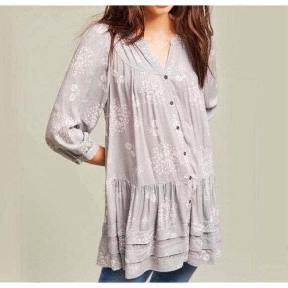 Anthropologie Holding Horses Gray Pavin Tiered 3/4 Sleeve Tunic Top Size XS - Picture 1 of 12